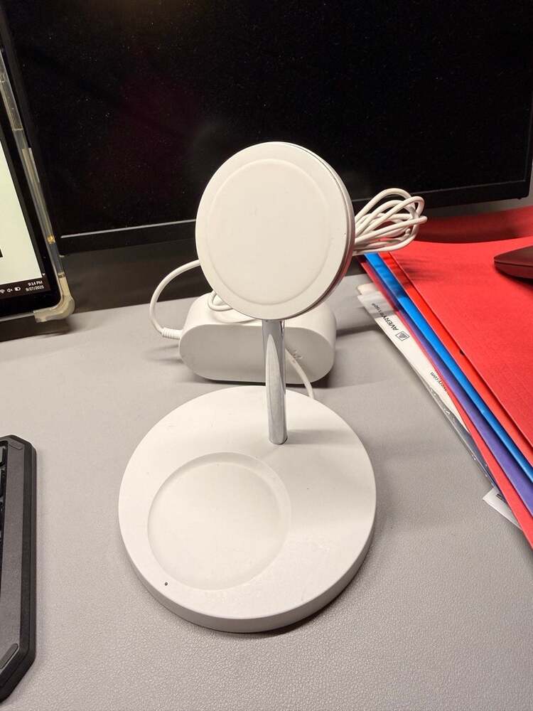 Belkin BOOST↑CHARGE™ PRO 2-in-1 Wireless Charger Stand with MagSafe
